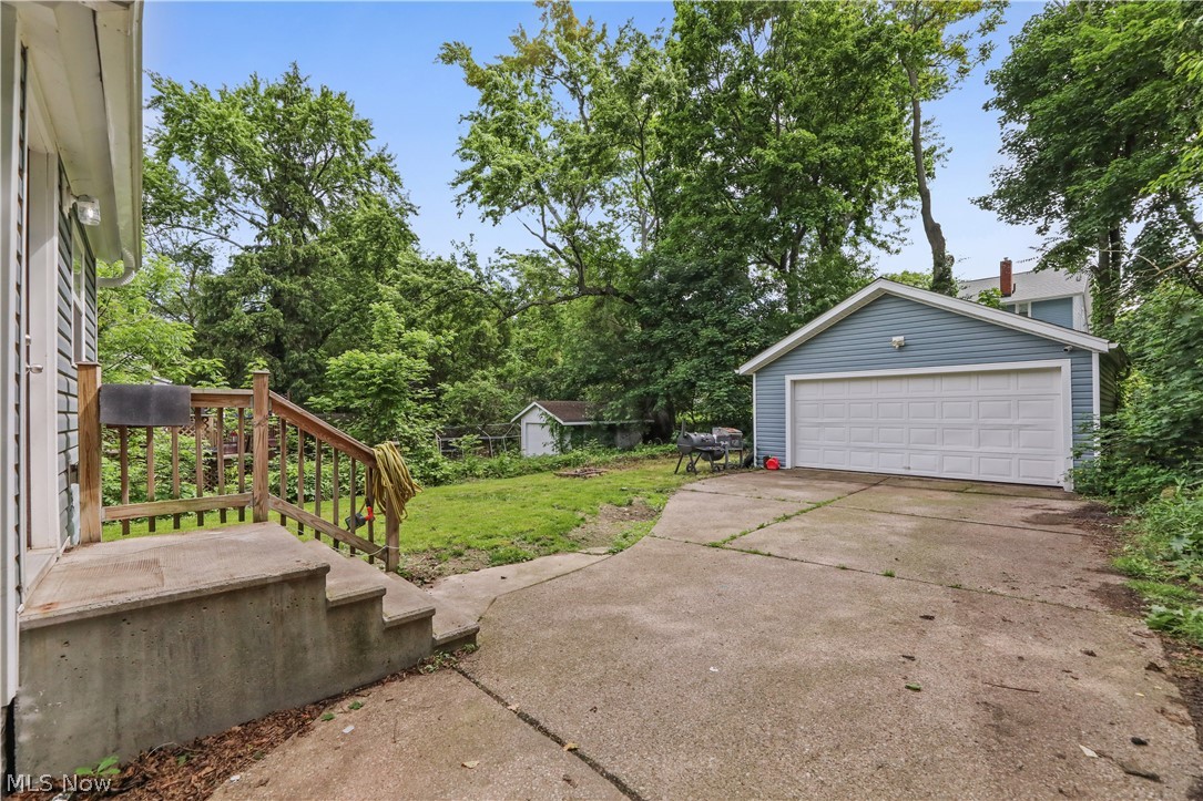 761 Carlysle Street Akron, OH 44310 - Photo 31 of 33