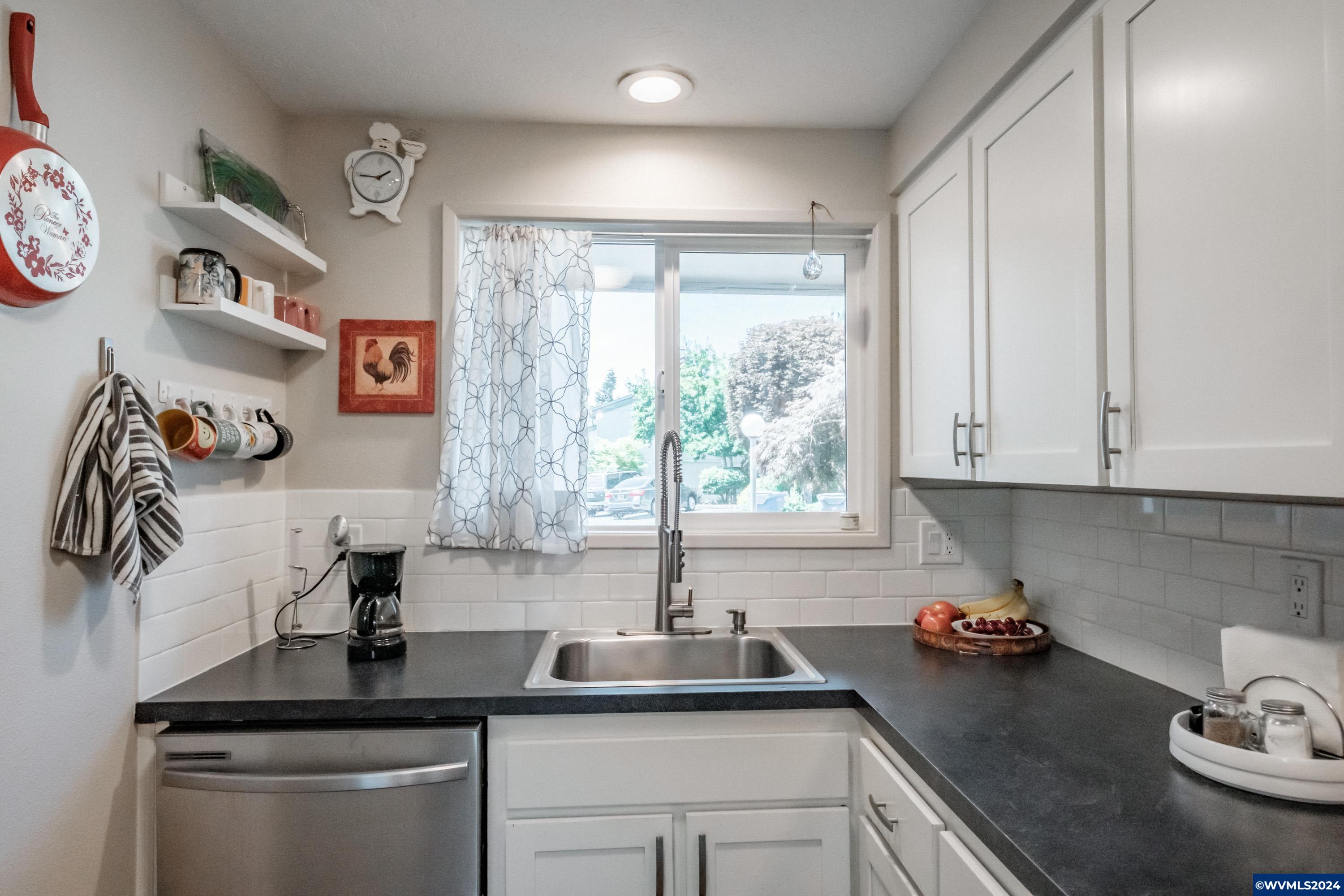 3878 Auburn Road Northeast Salem, OR 97301 - Photo 6 of 31