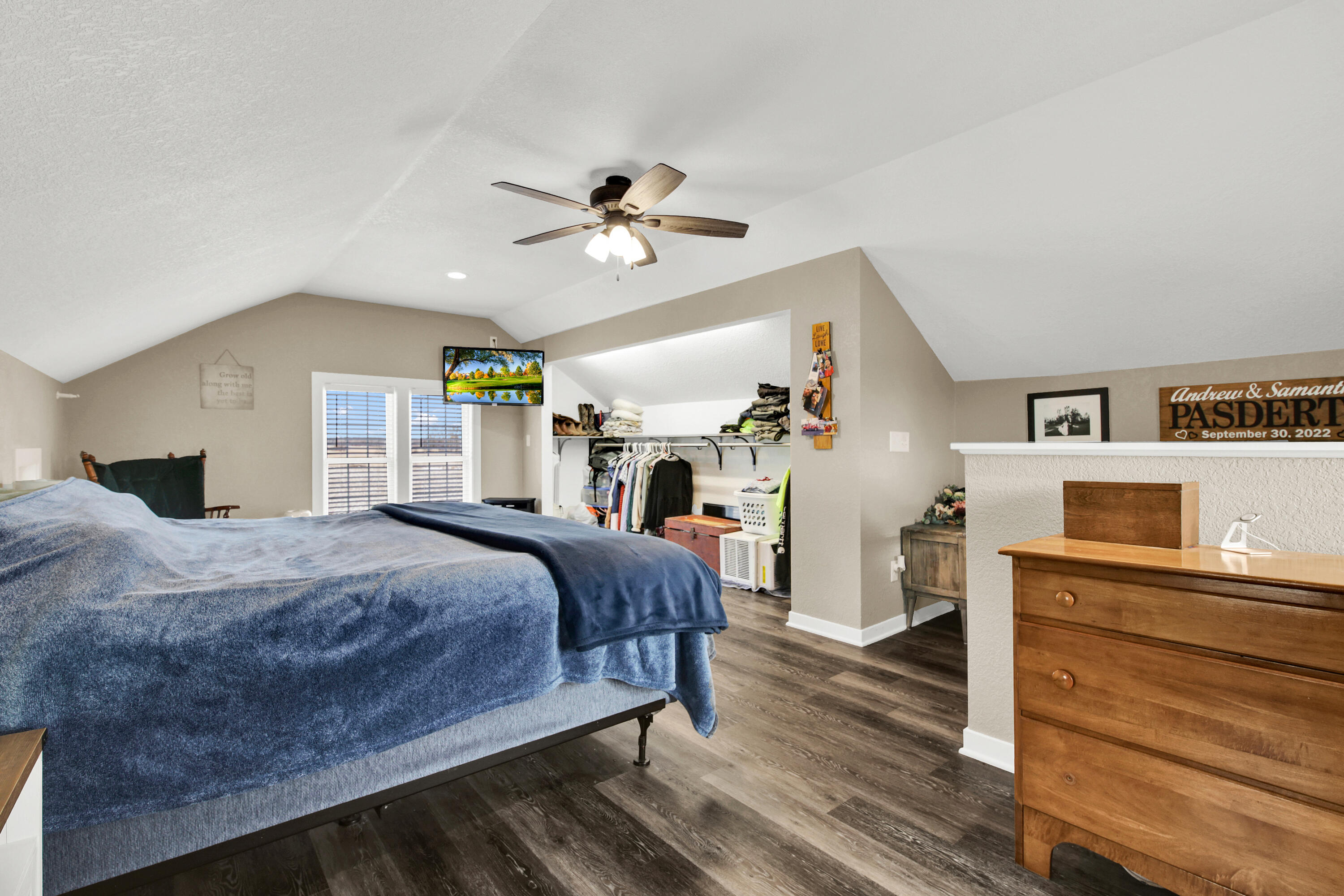 N3429 Highview Road Lyndon, WI 53011 - Photo 13 of 22 SPACIOUS Primary in Upper