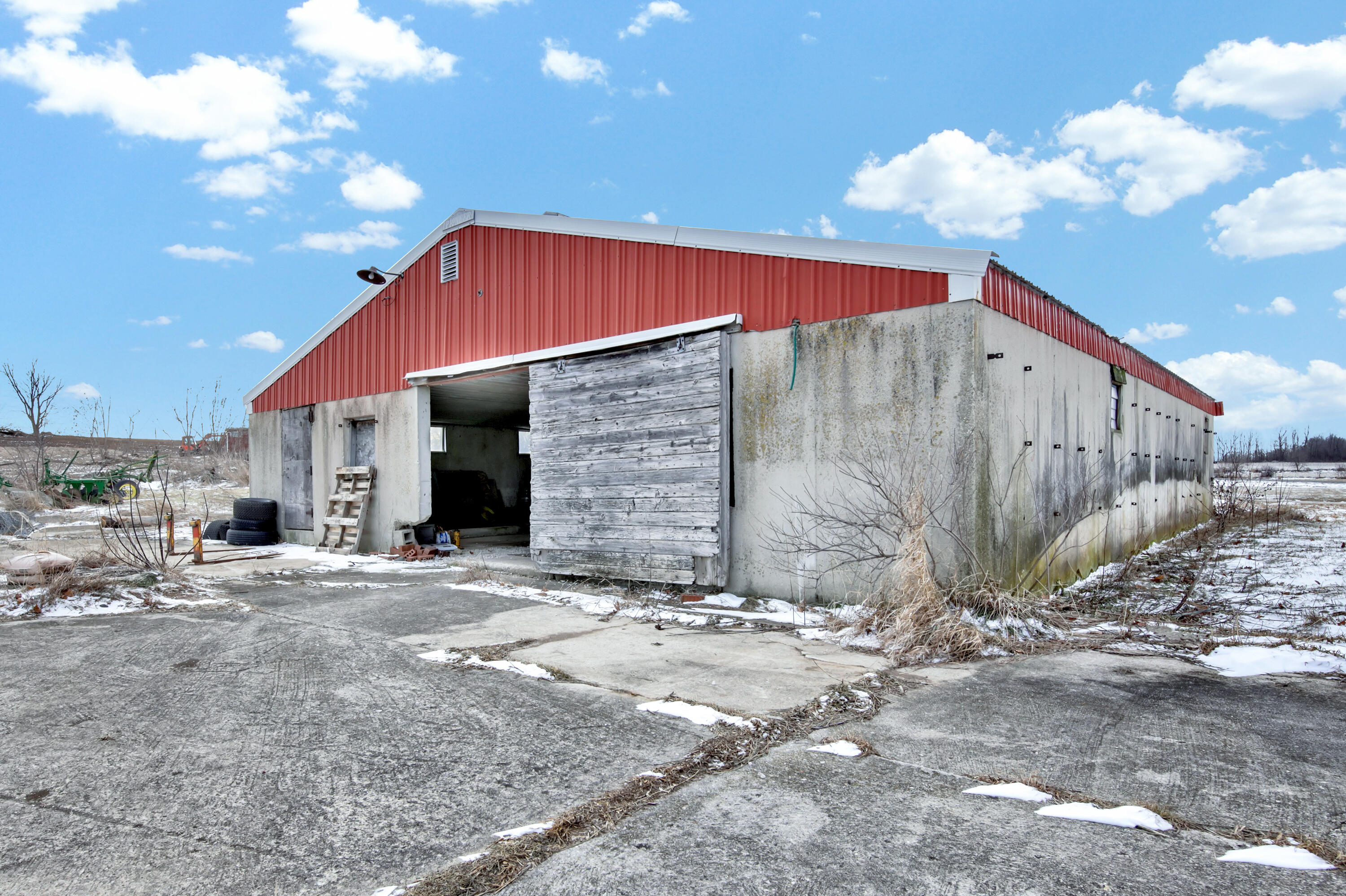 N3429 Highview Road Lyndon, WI 53011 - Photo 15 of 22 Polebarn