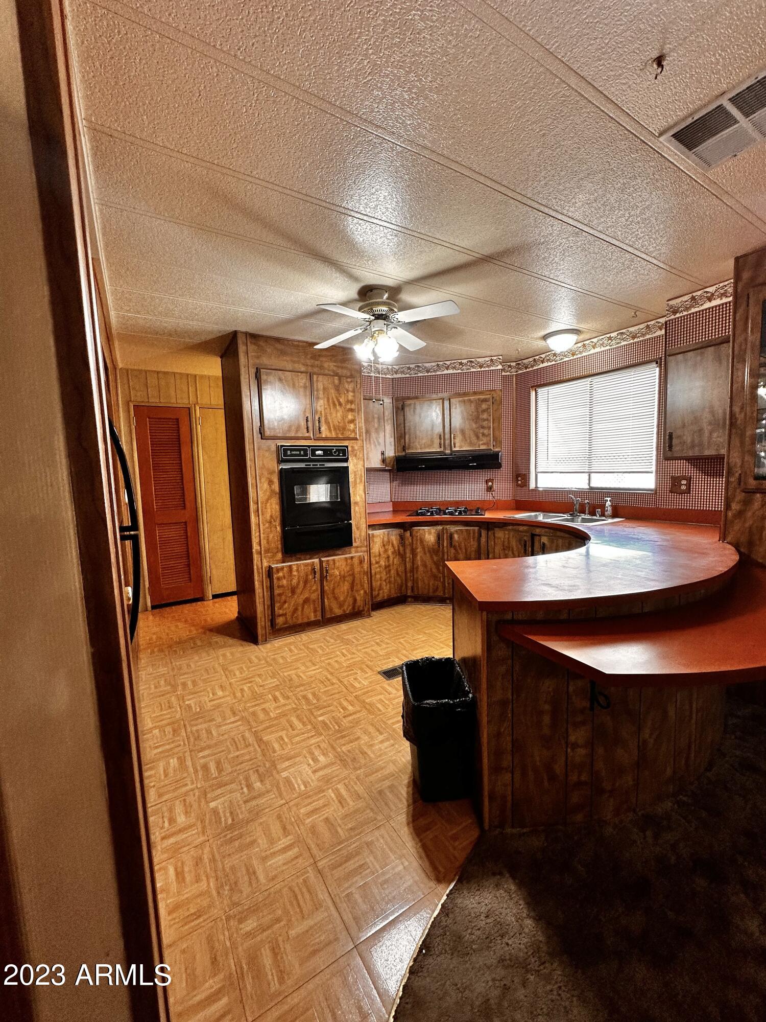 2523 East Contention Mine Road, Unit 25 Phoenix, AZ 85032 - Photo 9 of 31 Kitchen