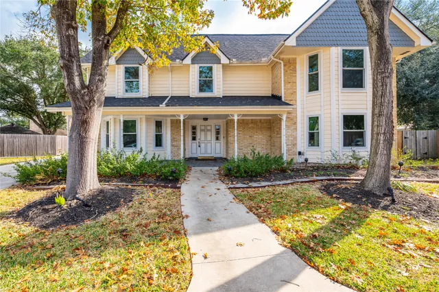 $3,100 | 15411 Woodcote Court, Houston, TX 77062