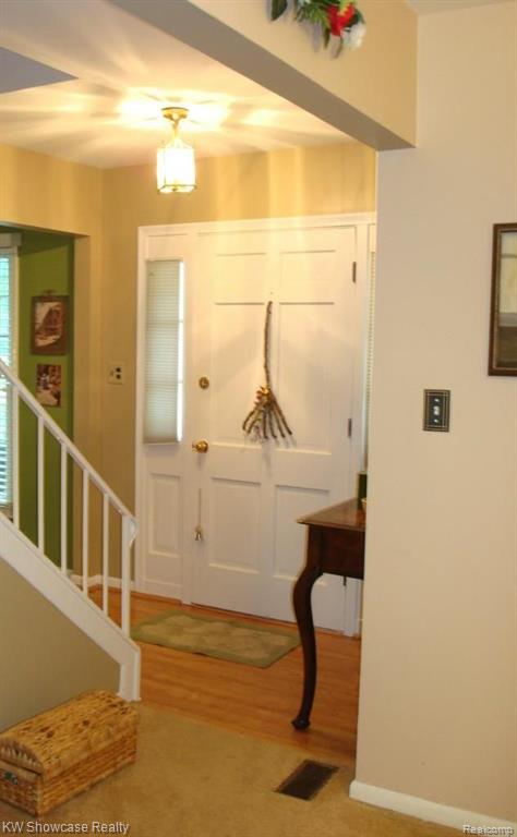 32363 Baintree Road Farmington Hills, MI 48334 - Photo 11 of 33
