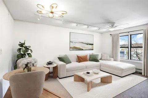 $375,000 | 46 Terrace Circle, Unit 3F, Great Neck, NY 11021