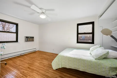 $375,000 | 46 Terrace Circle, Unit 3F, Great Neck, NY 11021