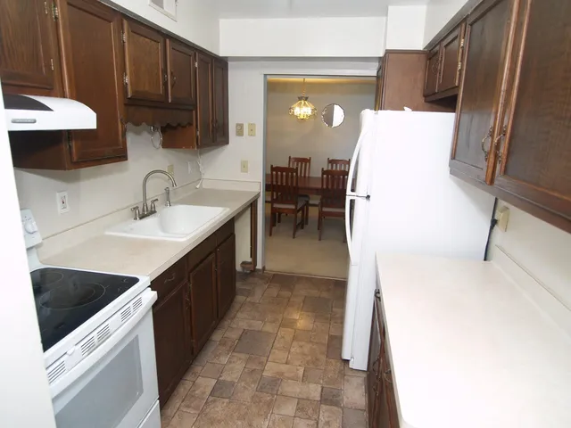 $114,900 | 9002 West Lisbon Avenue, Unit 208, Milwaukee, WI 53222