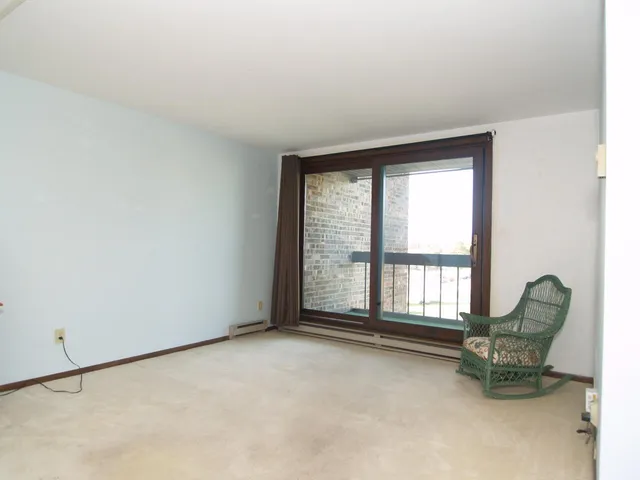 $114,900 | 9002 West Lisbon Avenue, Unit 208, Milwaukee, WI 53222