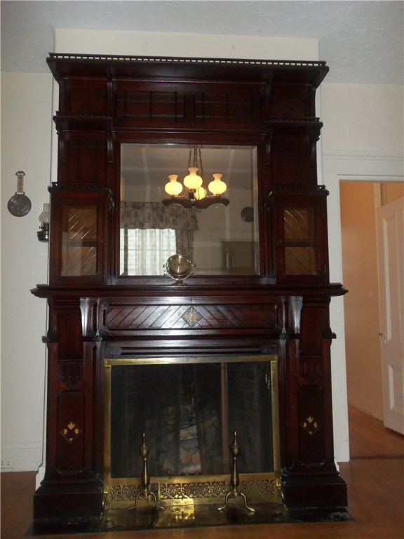 12 Poplar Street Newport, RI 02840 - Photo 12 of 40 Unit 1 Fireplace_Mantel