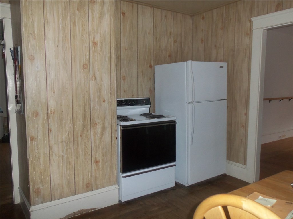 12 Poplar Street Newport, RI 02840 - Photo 27 of 40 Unit 2 Eat in Kitchen