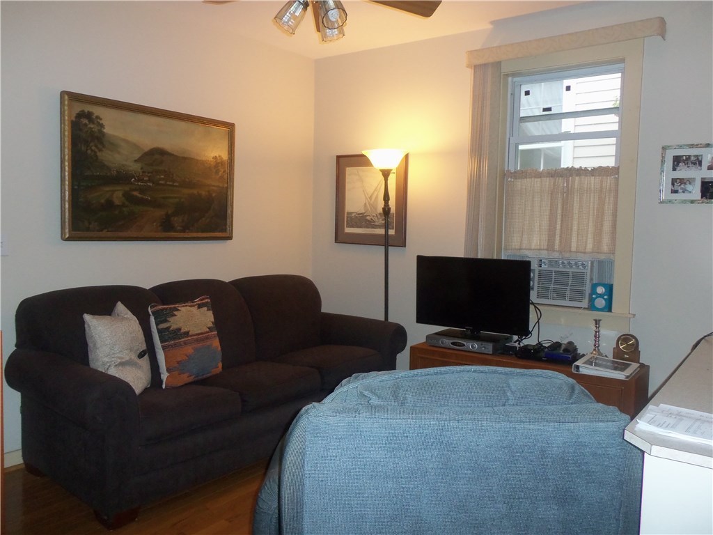 12 Poplar Street Newport, RI 02840 - Photo 32 of 40 Cottage_Living Room