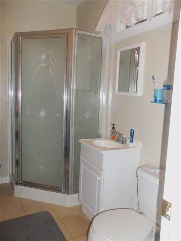 12 Poplar Street Newport, RI 02840 - Photo 33 of 40 Cottage Bath