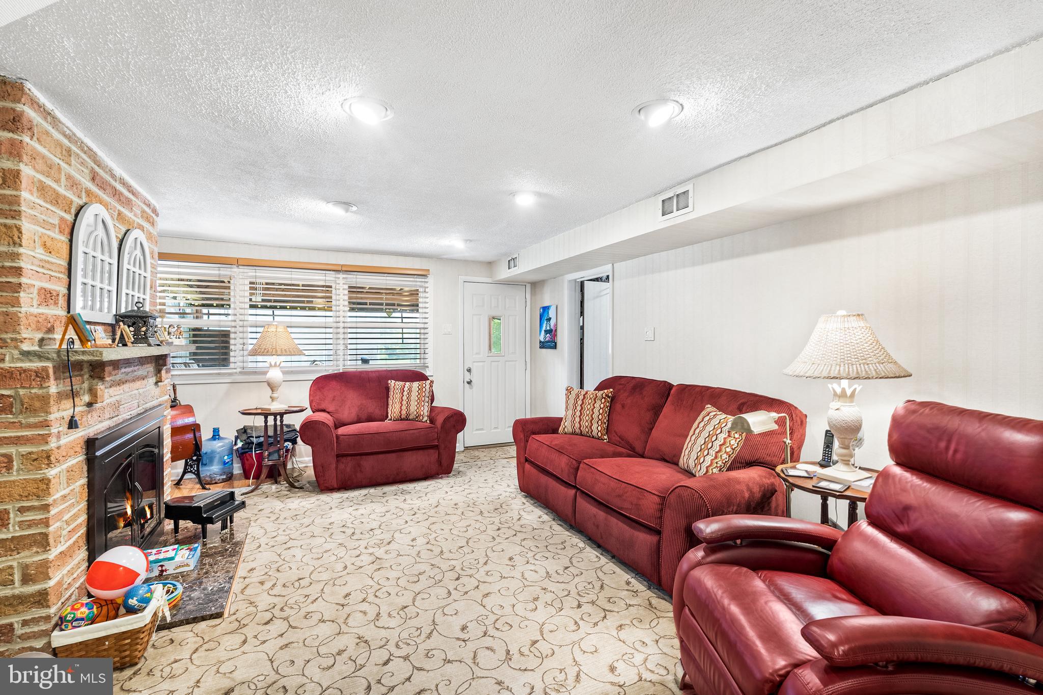 9223 Pine Road Philadelphia, PA 19115 - Photo 11 of 30