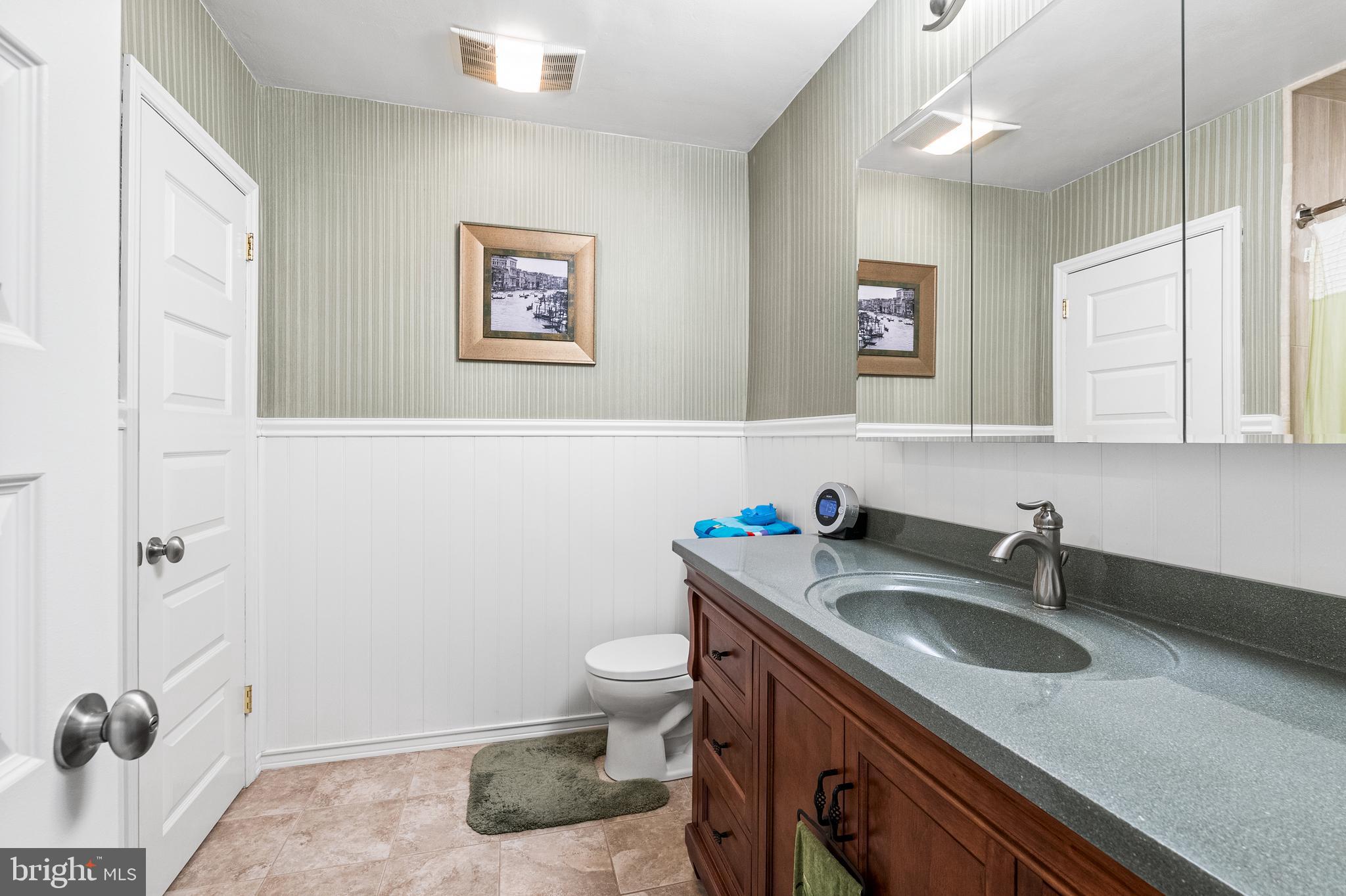 9223 Pine Road Philadelphia, PA 19115 - Photo 16 of 30