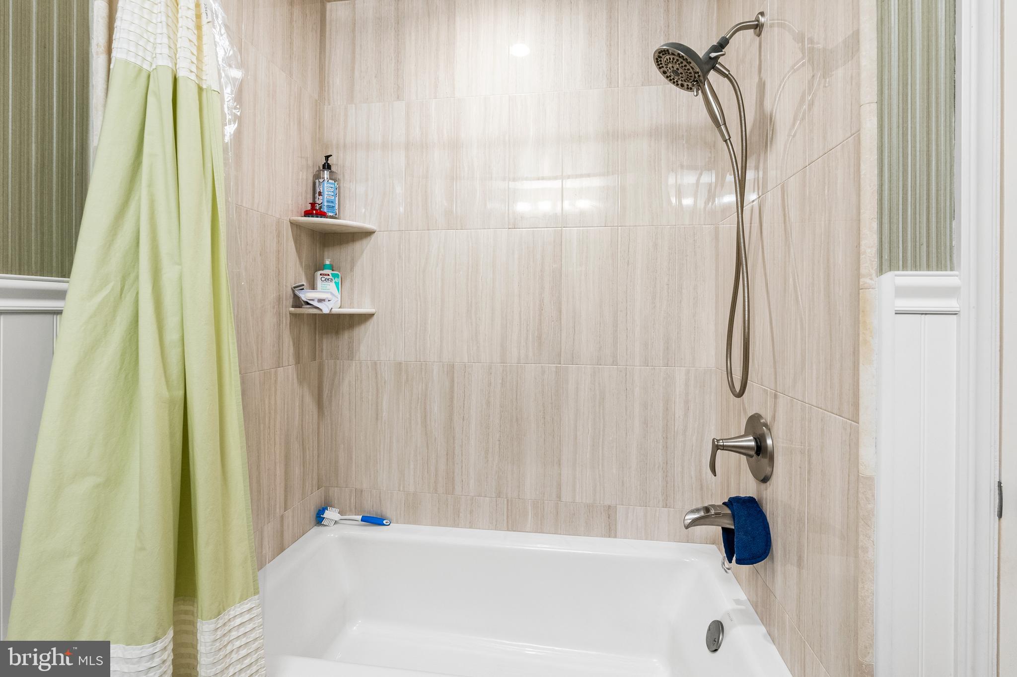 9223 Pine Road Philadelphia, PA 19115 - Photo 17 of 30