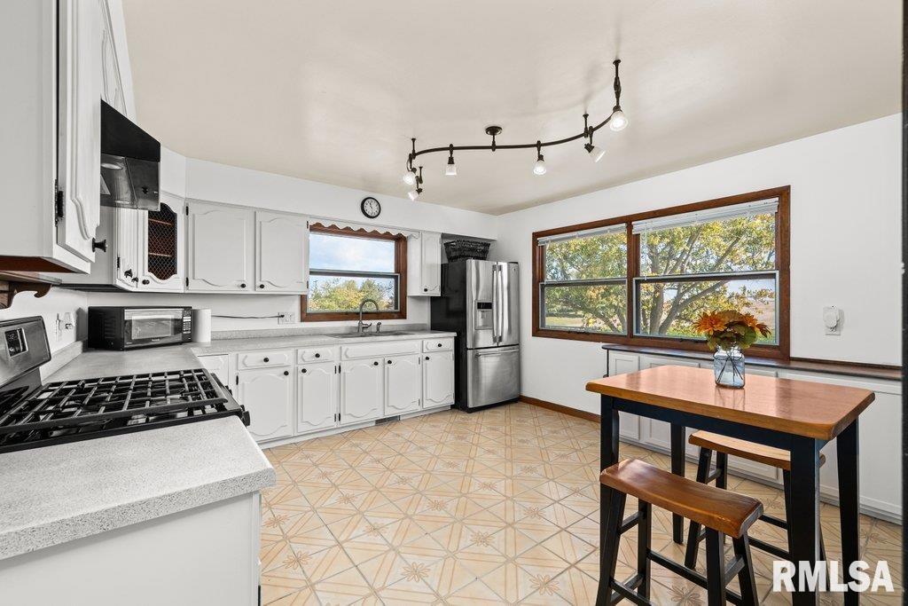 14826 140th Street West Taylor Ridge, IL 61284 - Photo 4 of 36 Gallery Image 4