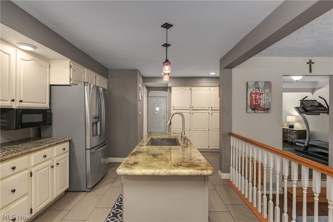 1267 Ford Road Lyndhurst, OH 44124 - Photo 5 of 22 Gallery Image 5
