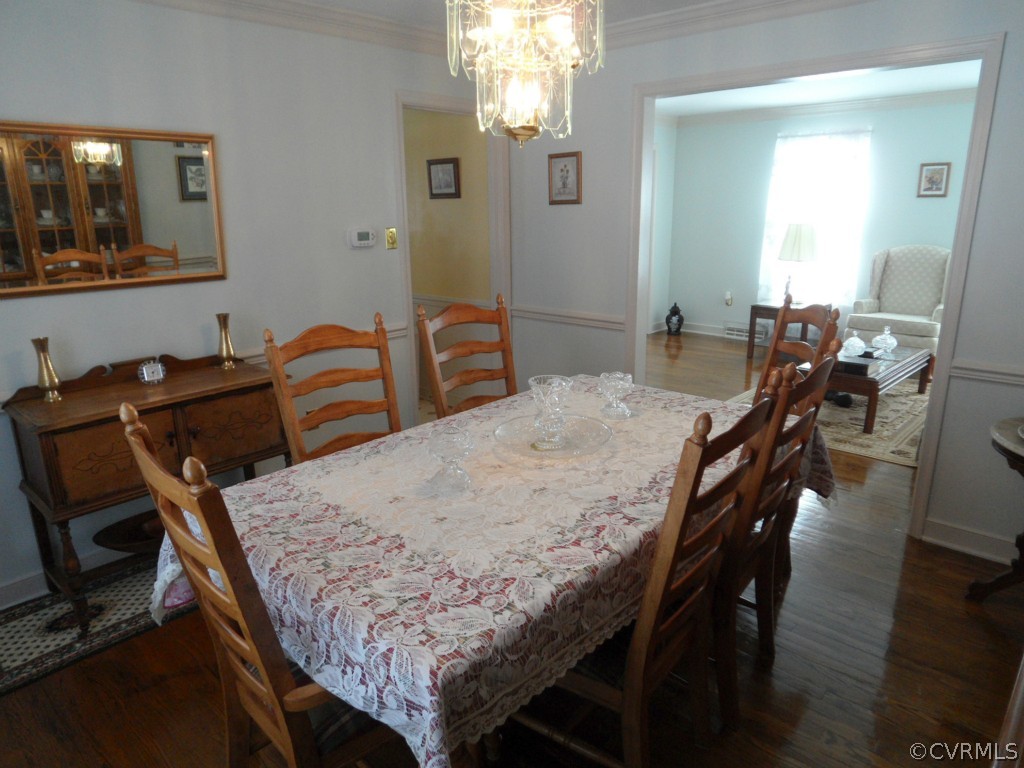 7118 Barkbridge Road Chesterfield, VA 23832 - Photo 5 of 24 a view of a dining room with furniture
