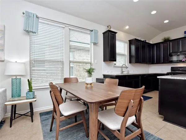 $1,975 | 305 Methodius Drive, Hutto, TX 78634