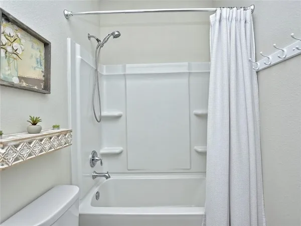 $1,975 | 305 Methodius Drive, Hutto, TX 78634