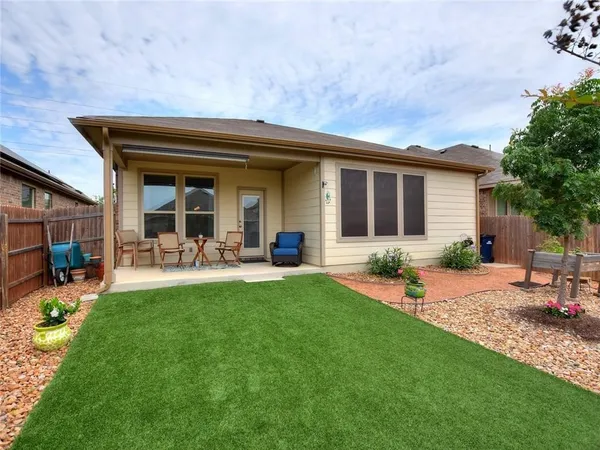 $1,975 | 305 Methodius Drive, Hutto, TX 78634