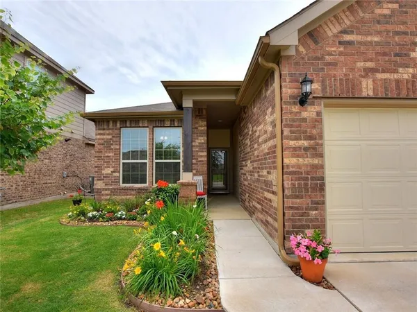 $1,975 | 305 Methodius Drive, Hutto, TX 78634