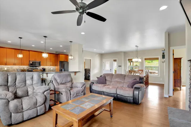 $1,000,000 | 15415 North Timbercrest Lane, Mead, WA 99021