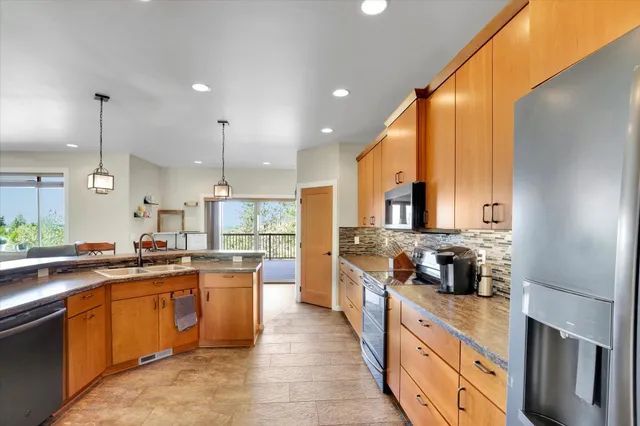 $1,000,000 | 15415 North Timbercrest Lane, Mead, WA 99021