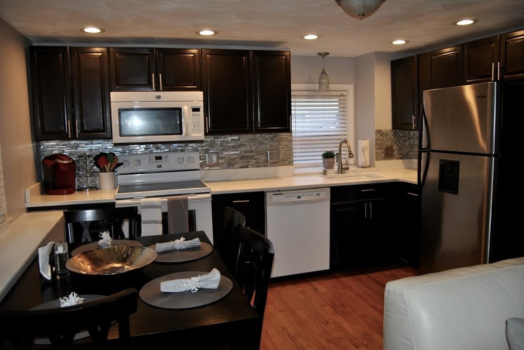 123 Cambridge Road, Unit 2 (OR B) Woburn, MA 01801 - Photo 1 of 18 Gallery Image 1