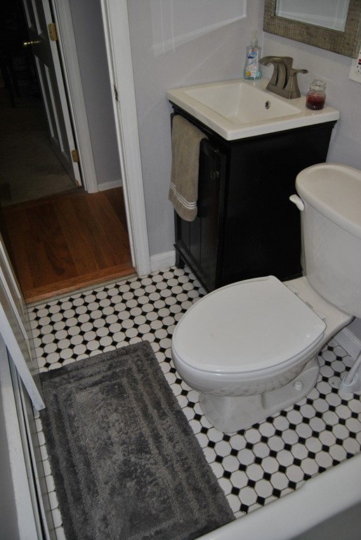 123 Cambridge Road, Unit 2 (OR B) Woburn, MA 01801 - Photo 8 of 18 Gallery Image 8