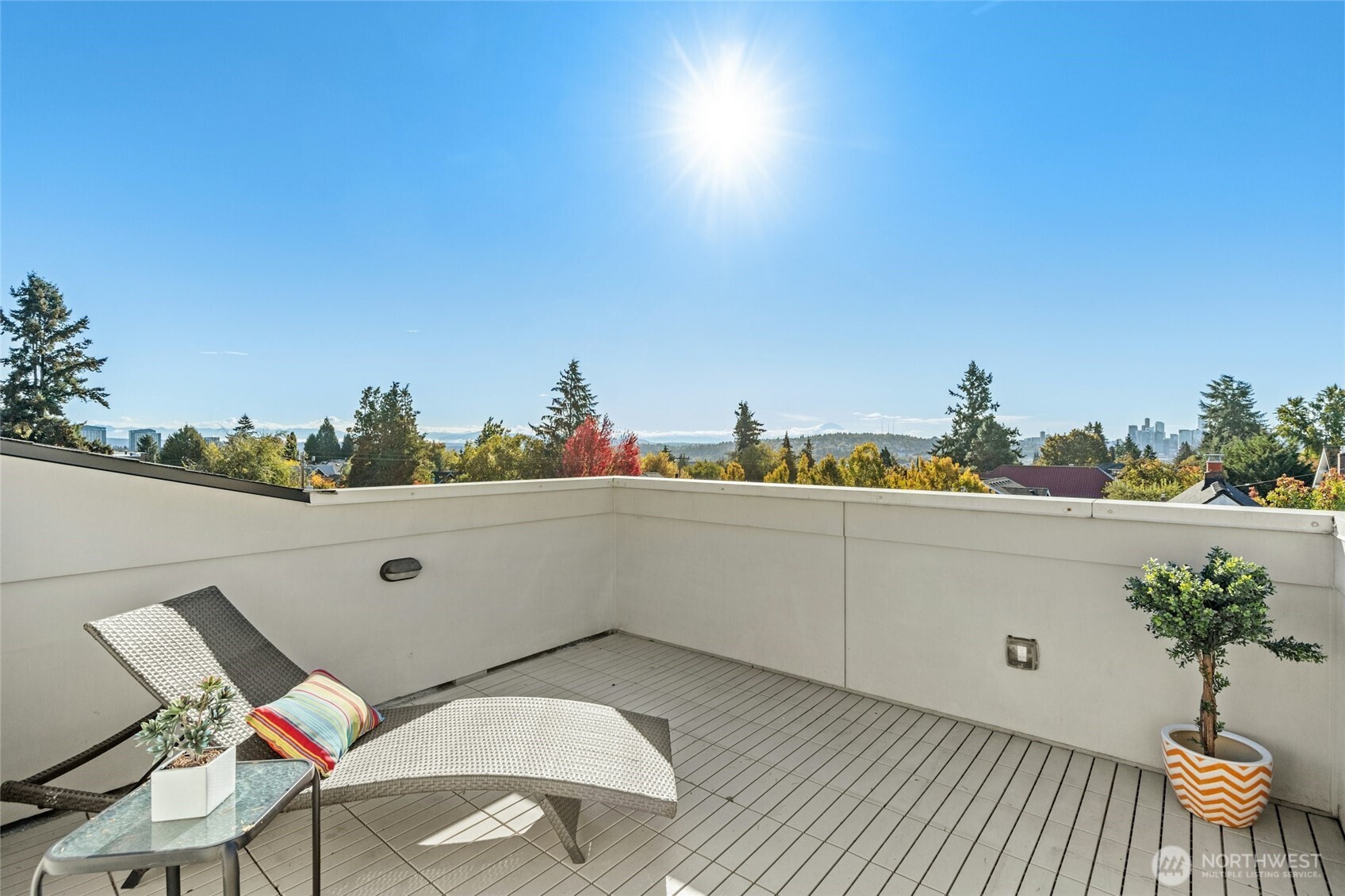 4411 Meridian Avenue North Seattle, WA 98103 - Photo 22 of 29
