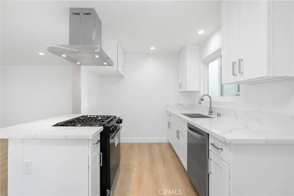 $2,200,000 | 217 43rd Street, Manhattan Beach, CA 90266