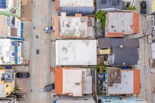 $2,200,000 | 217 43rd Street, Manhattan Beach, CA 90266