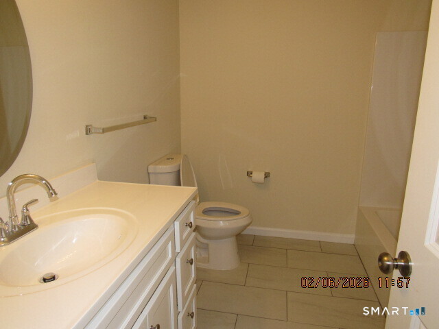 73 Warm Earth Road Naugatuck, CT 06770 - Photo 9 of 23 Tub with shower