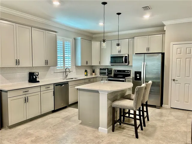 $399,000 | 4615 Iron Street, Vero Beach, FL 32967