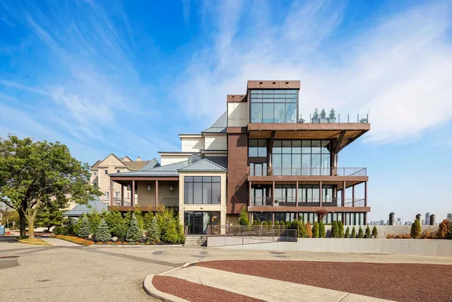 $440,000 | 207 Shearwater Court West, Unit 31, Jersey City, NJ 07305