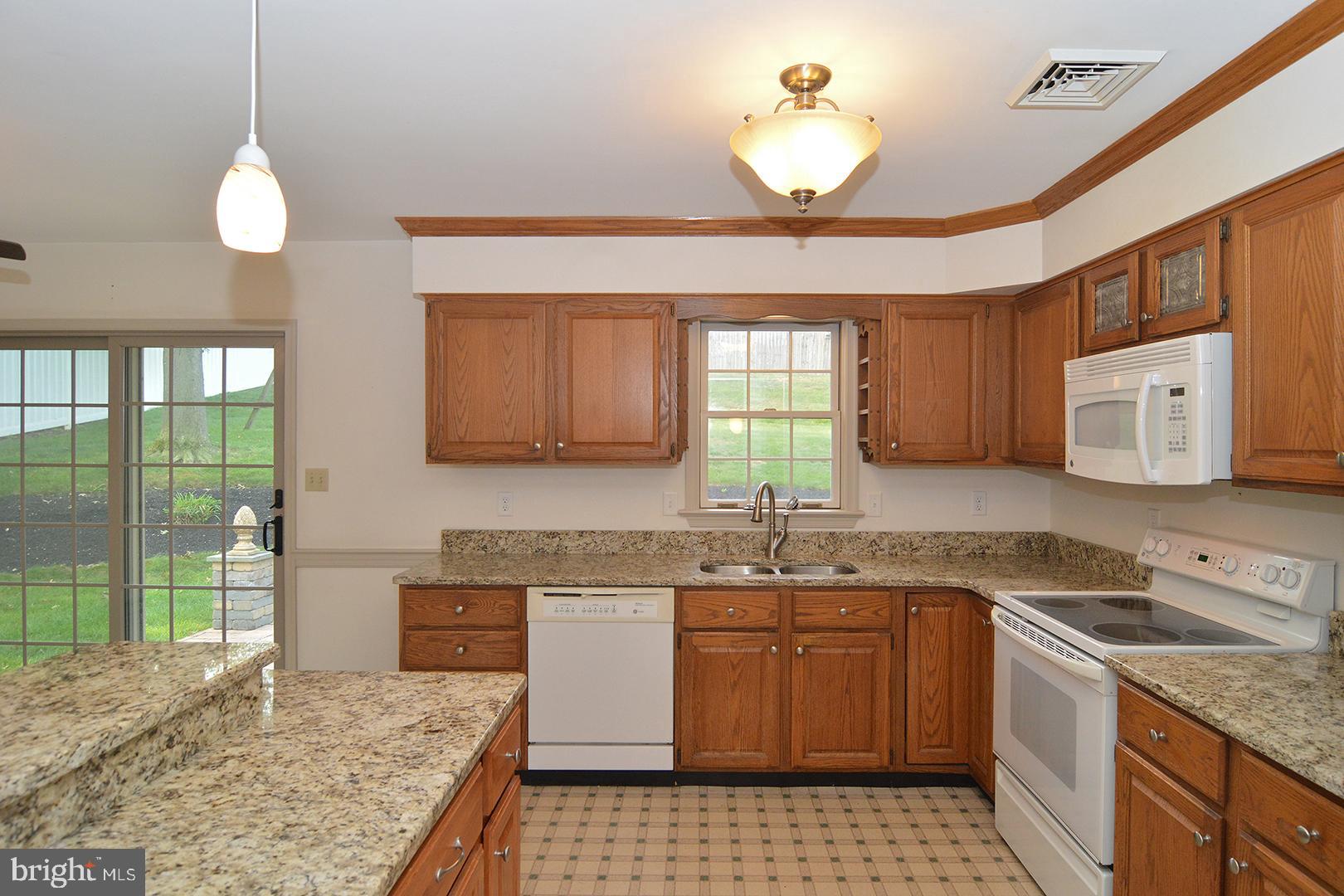 808 South Cedar Street Lititz, PA 17543 - Photo 14 of 40
