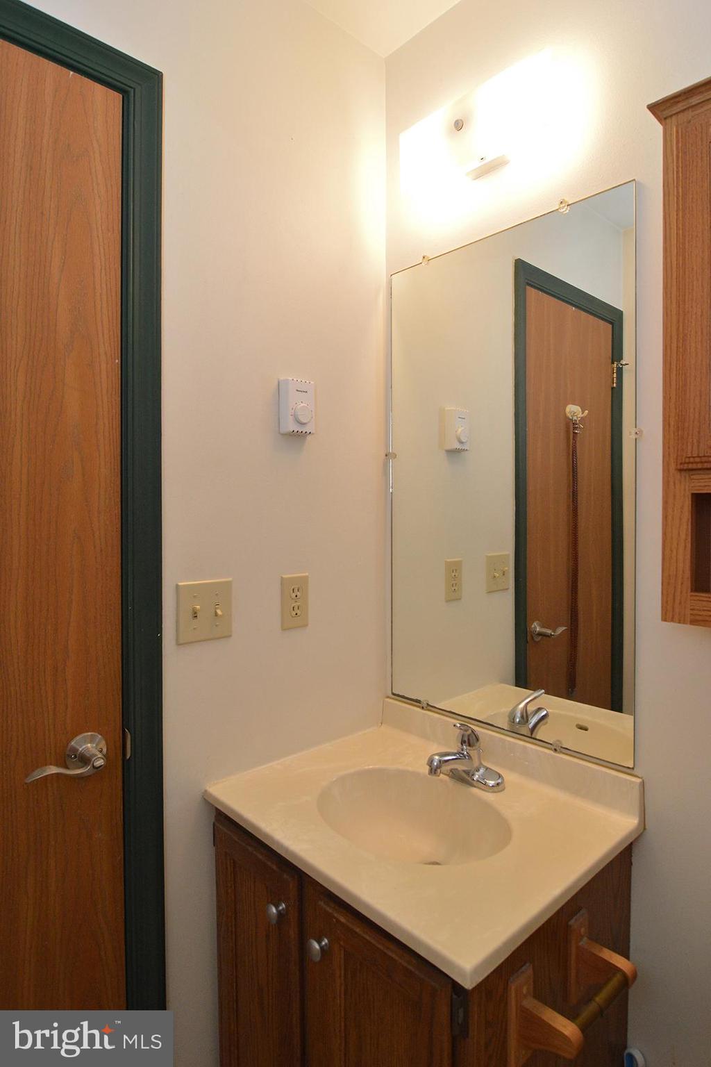 808 South Cedar Street Lititz, PA 17543 - Photo 18 of 40