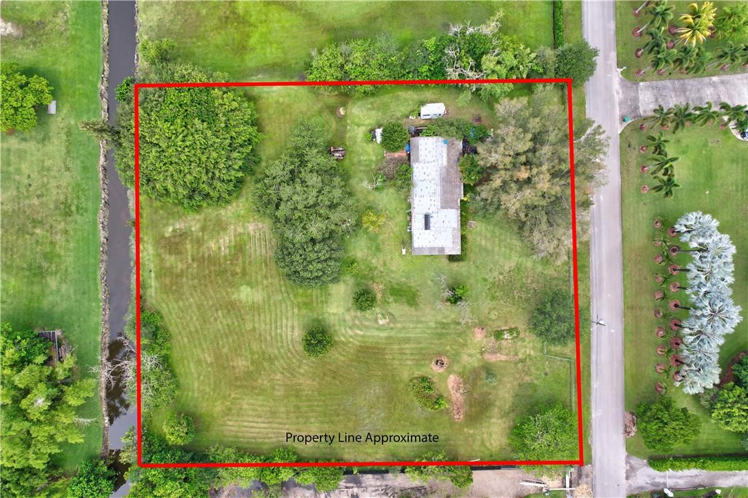17700 Southwest 68th Court Southwest Ranches, FL 33331 - Photo 9 of 23 a view of a garden