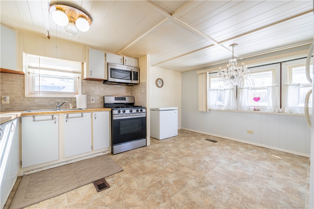 23 Lane B Coventry, RI 02816 - Photo 5 of 27