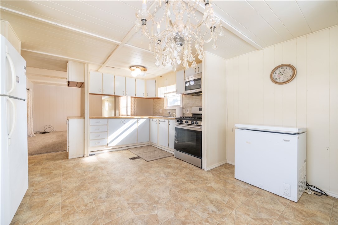 23 Lane B Coventry, RI 02816 - Photo 6 of 27