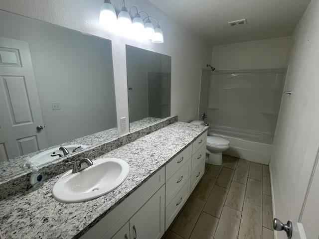 1816 Hidden Valley Road Granbury, TX 76049 - Photo 19 of 25 2nd Bath