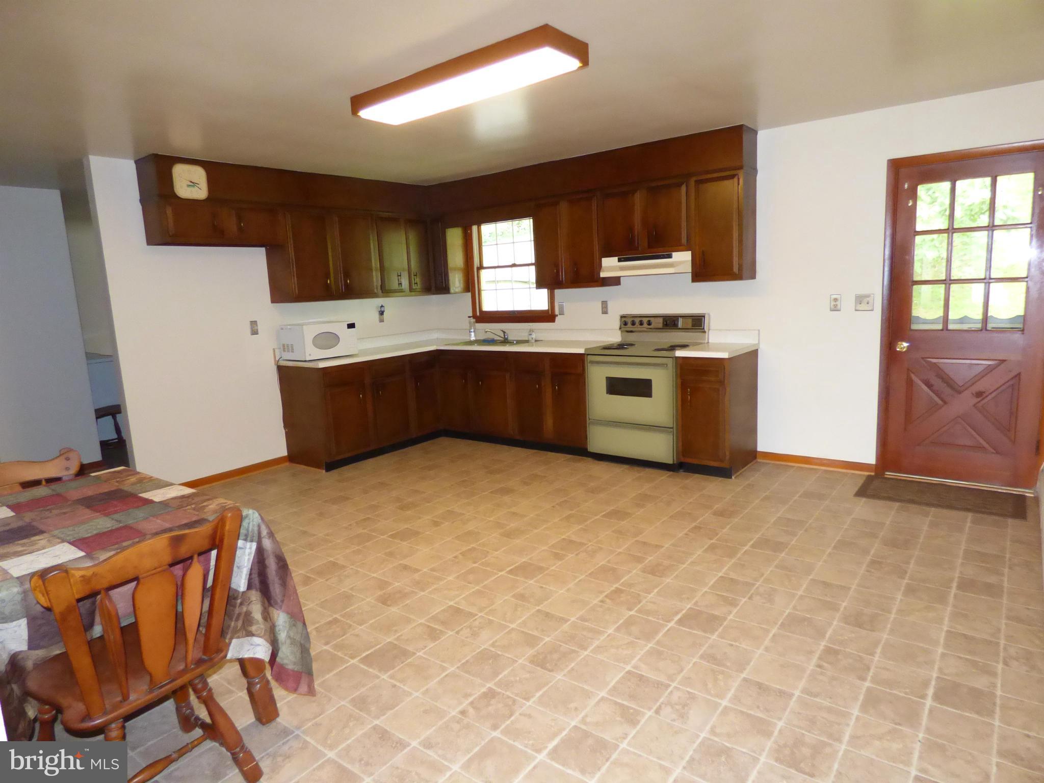3418 Lineboro Road Manchester, MD 21102 - Photo 4 of 19 Kitchen