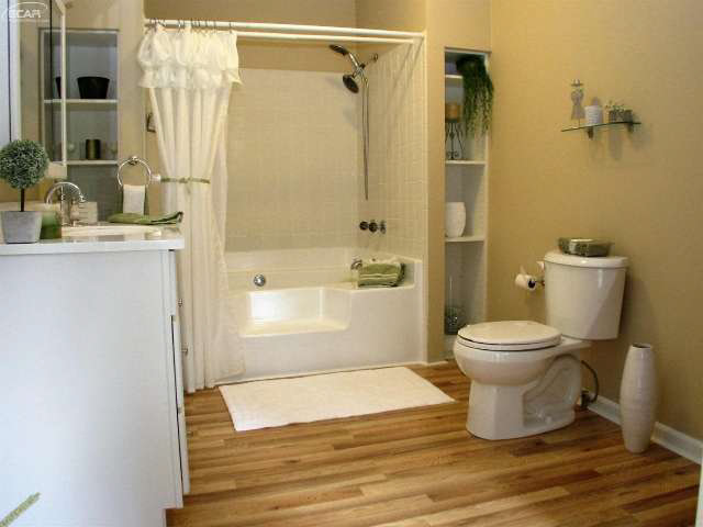 4705 Brookside Road Fenton, MI 48430 - Photo 37 of 38 21145687-36.JPG