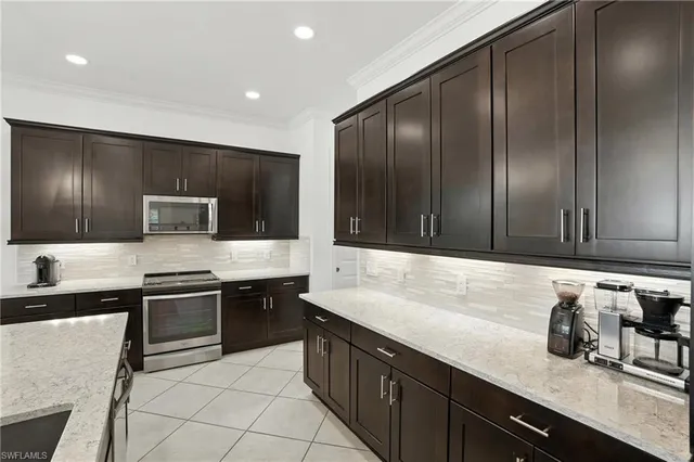 $975,000 | 4649 Abaca Circle, Naples, FL 34119