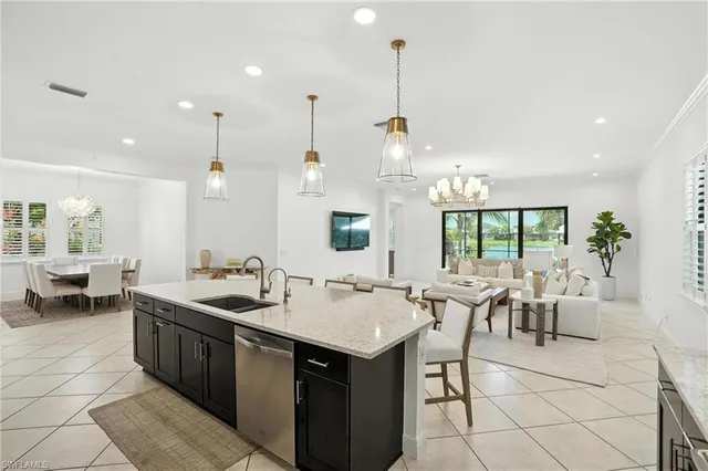 $975,000 | 4649 Abaca Circle, Naples, FL 34119