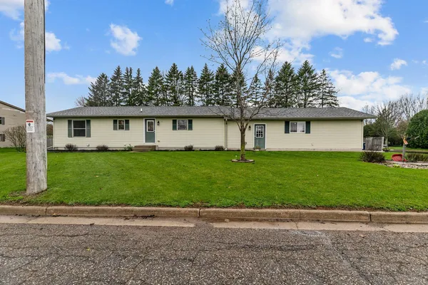 $259,900 | 21 Primrose Circle, Clintonville, WI 54929