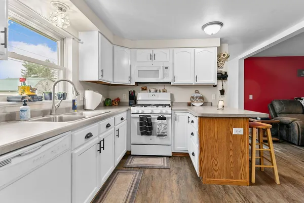 $259,900 | 21 Primrose Circle, Clintonville, WI 54929