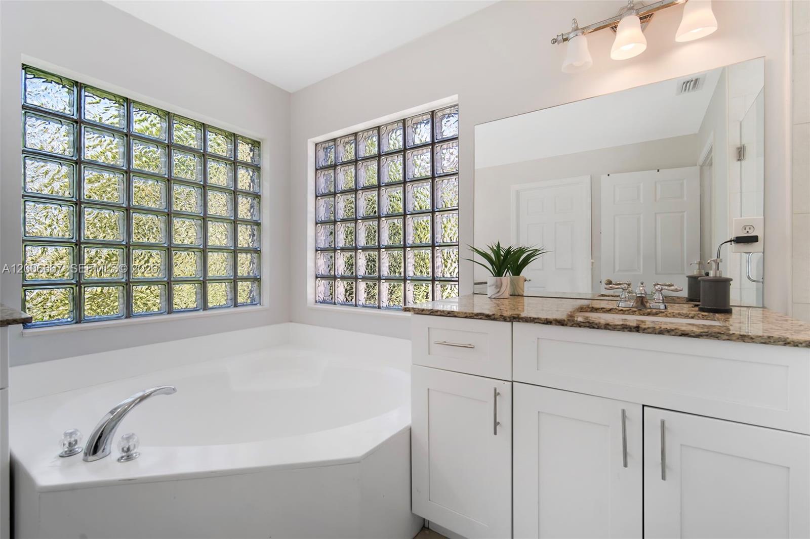 1225 Rose Gate Boulevard Riviera Beach, FL 33404 - Photo 21 of 31