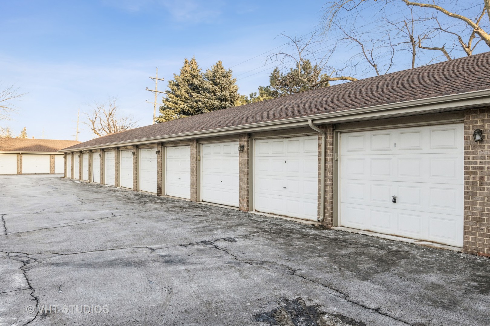 10288 SW Highway, Unit 1D Chicago Ridge, IL 60415 - Photo 12 of 12 a view of wooden house
