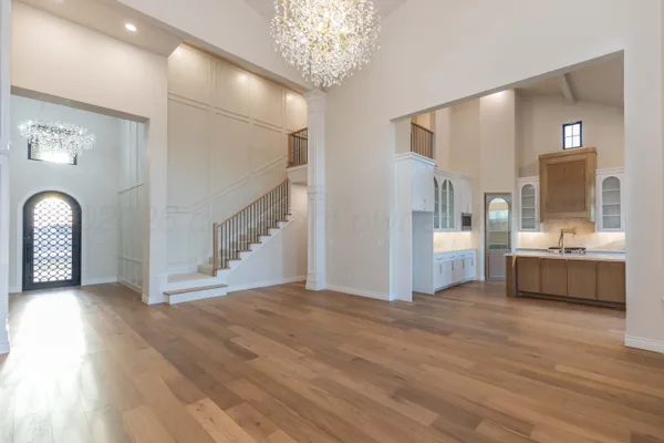 a close view of light fixtures and entryway